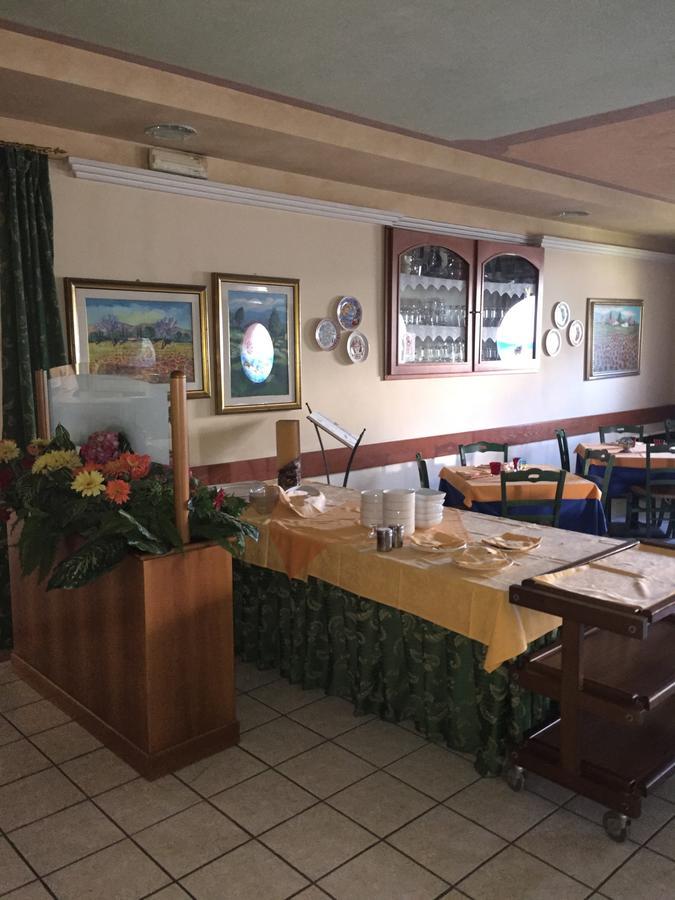 Hotel Ristorante Il Pirata San Vito di Leguzzano Dış mekan fotoğraf